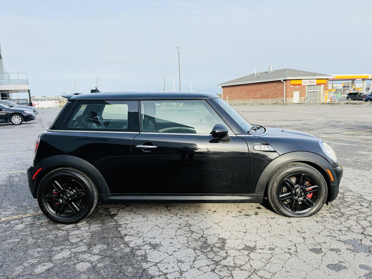 2010 MINI Cooper Hardtop S **6 SPEED MANUAL** - Photo #5