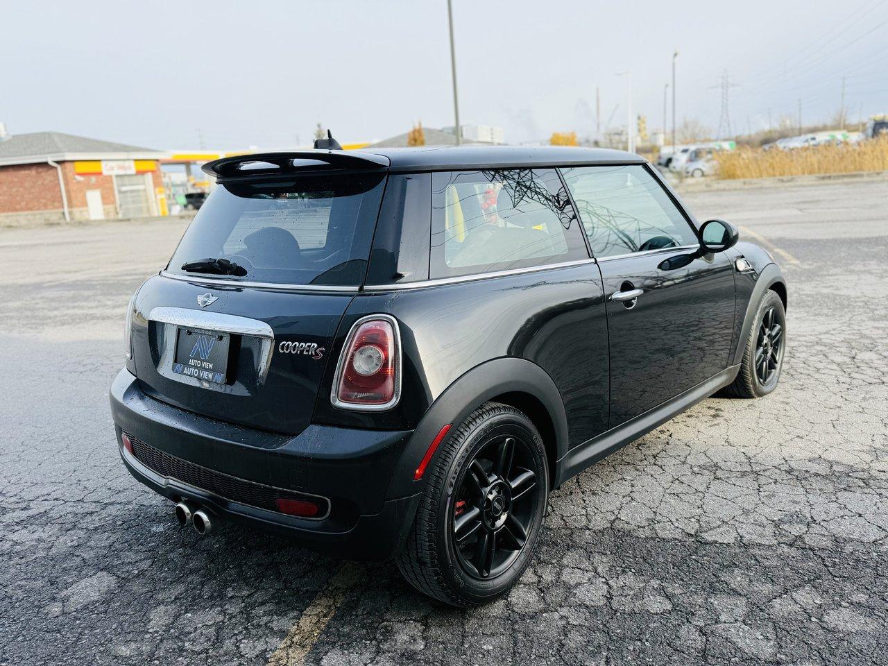 2010 MINI Cooper Hardtop S **6 SPEED MANUAL** - Photo #6