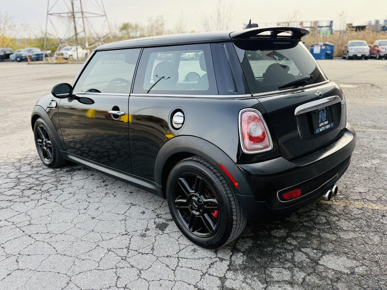 2010 MINI Cooper Hardtop S **6 SPEED MANUAL** - Photo #8