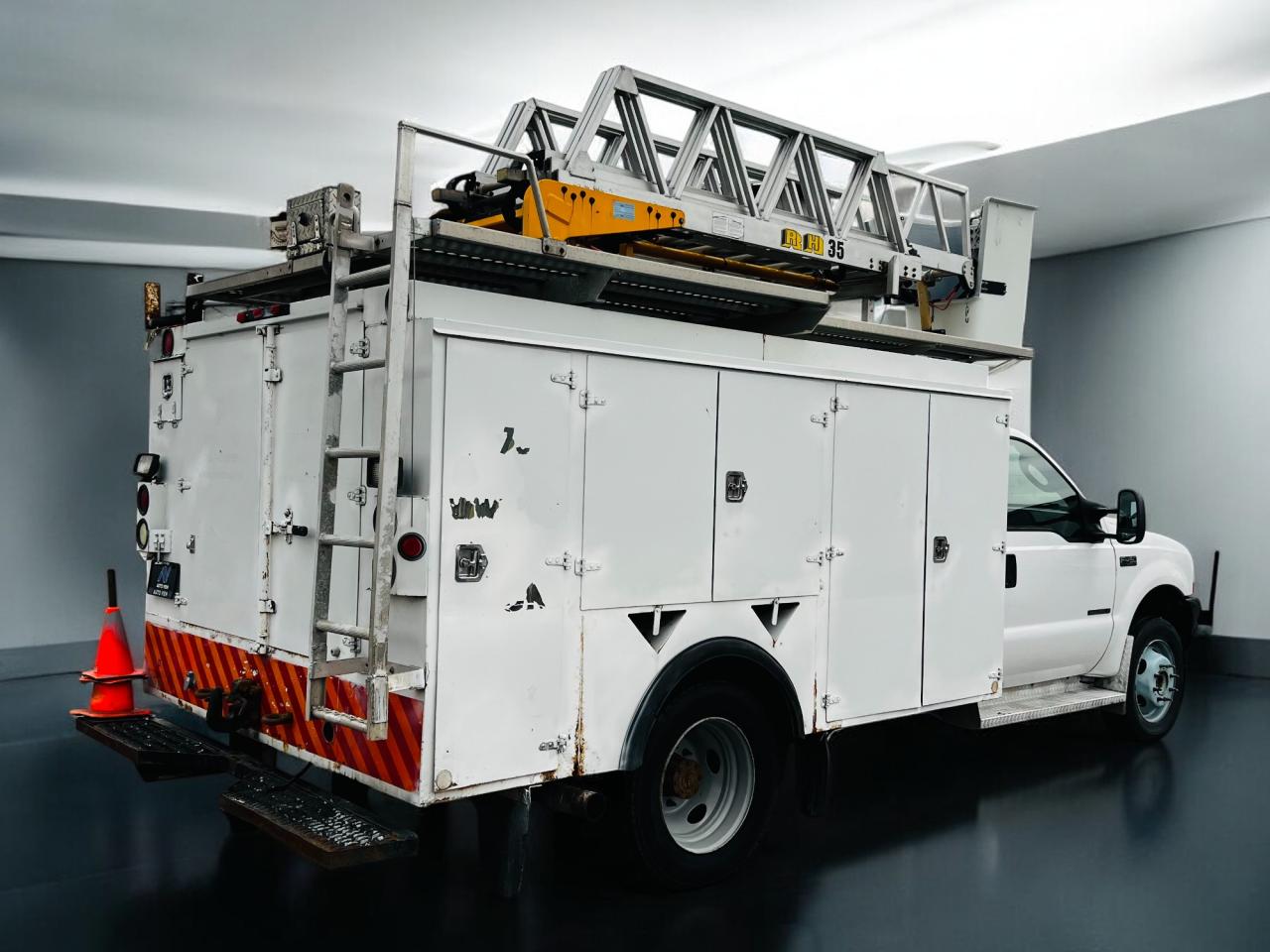 2003 Ford F-450 Super Duty DRW **BUCKET TRUCK**35' BOOM** - Photo #5