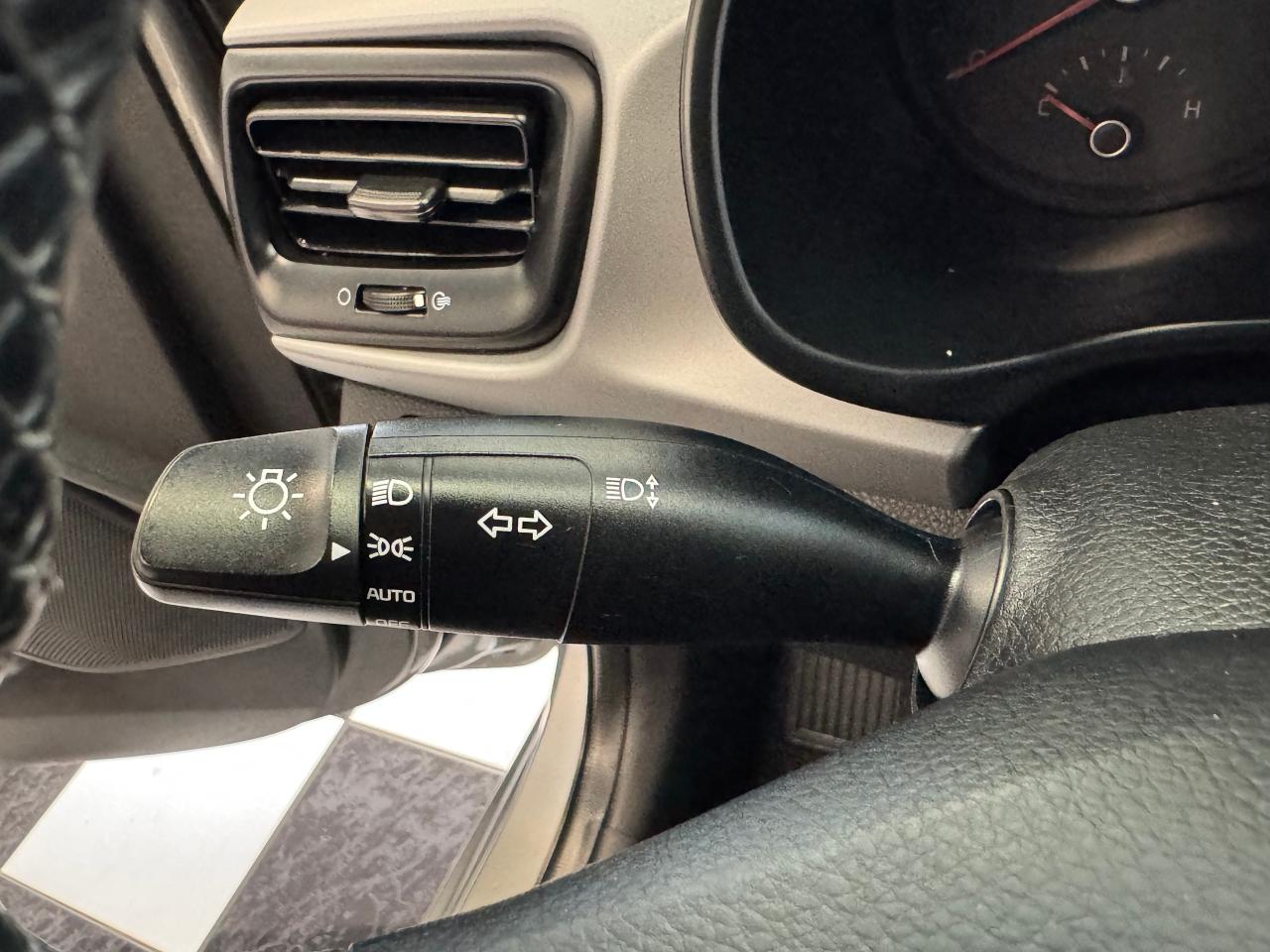 2021 Kia Rio LX+ApplePlay+Heated Seats+CLEAN CARFAX Photo108