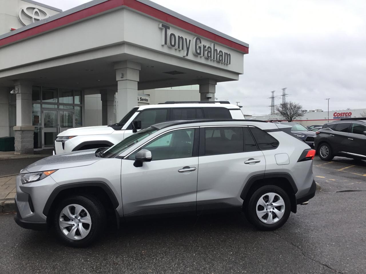 Used 2020 Toyota RAV4 LE for sale in Ottawa, ON