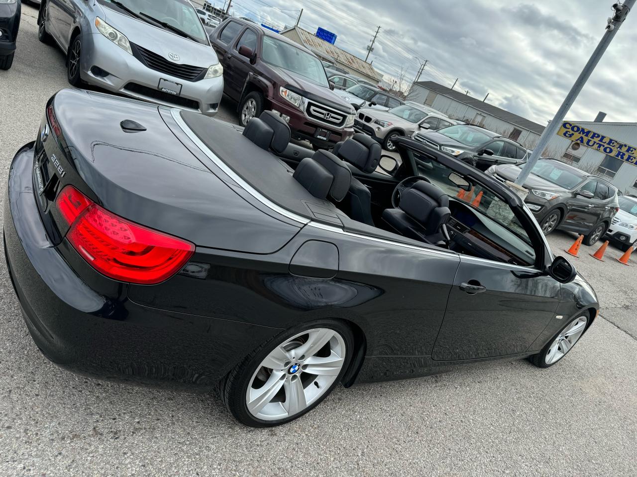 2011 BMW 3 Series 328I Convetible Photo2