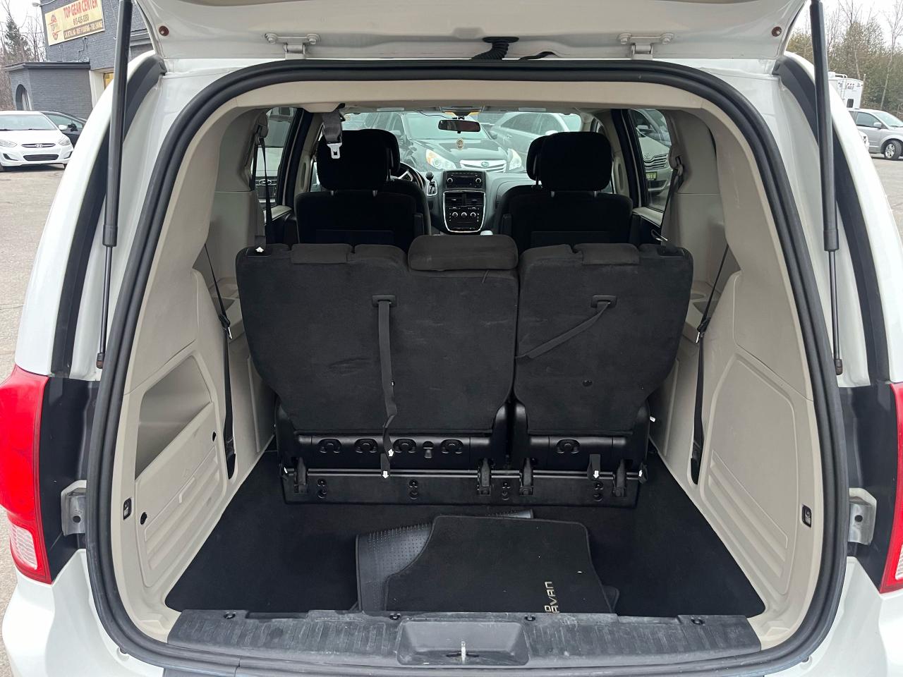 2016 Dodge Grand Caravan SXT - Photo #8