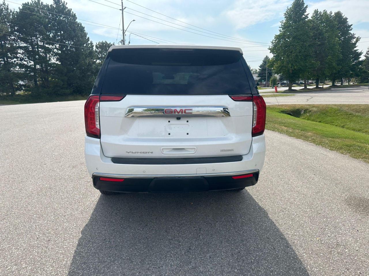 2023 GMC Yukon SLT - DURAMAX - Photo #5