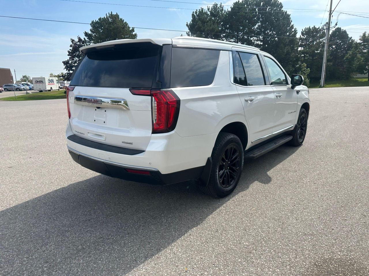 2023 GMC Yukon SLT - DURAMAX - Photo #6