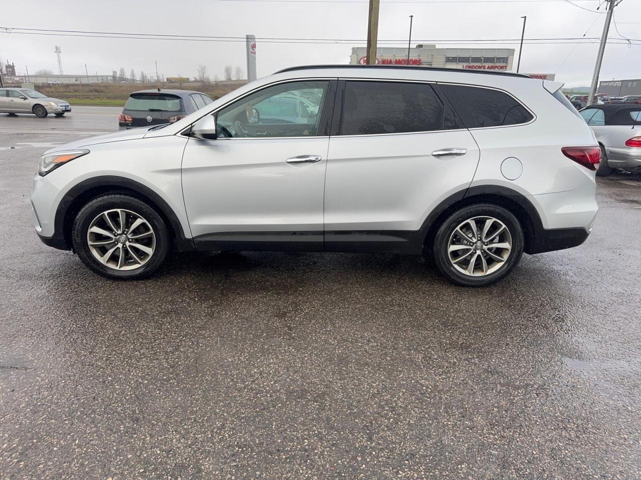 2017 Hyundai Santa Fe XL XL, 7 PASSENGER, NO ACCIDENTS, CERTIFIED - Photo #2