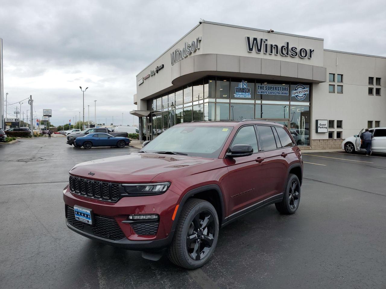 Used 2024 Jeep Grand Cherokee LIMITED 4X4 for sale in Windsor, ON