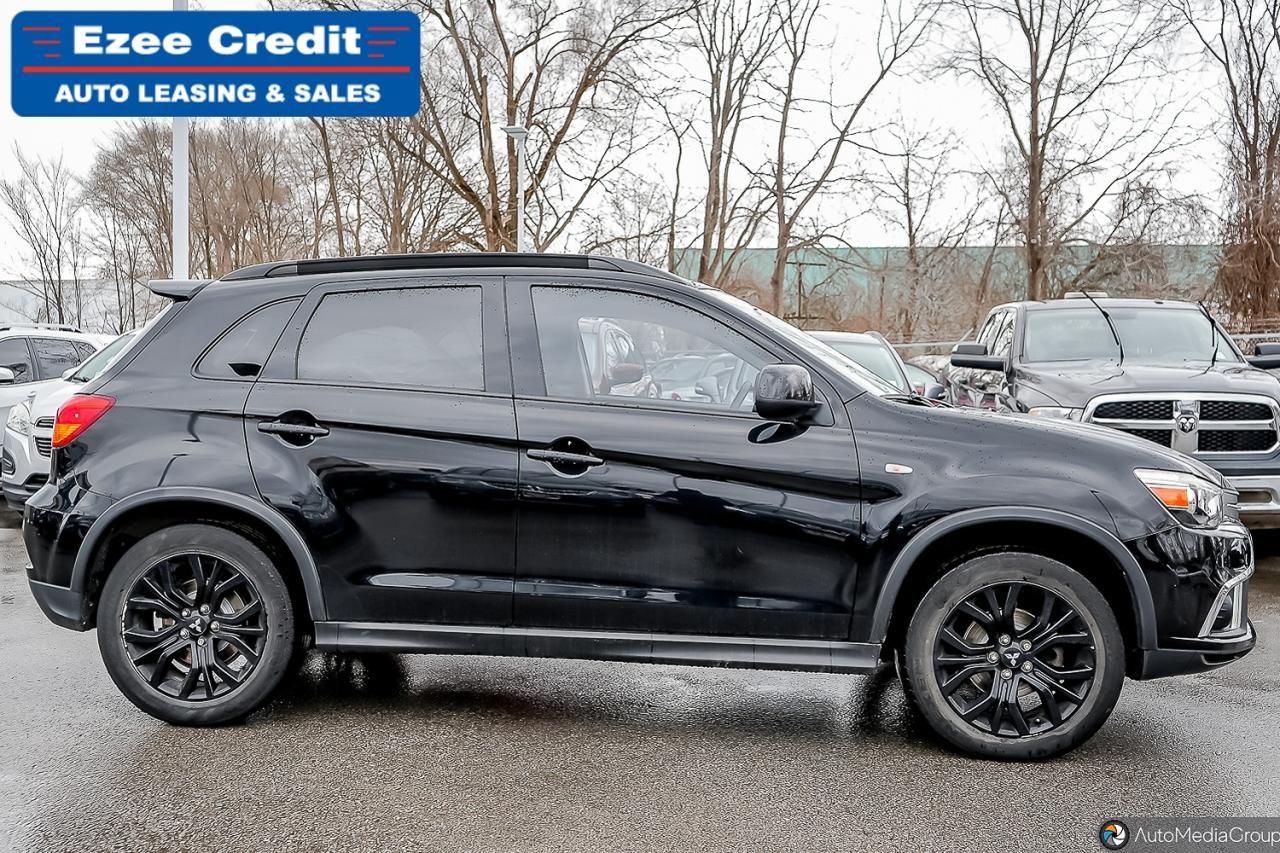 2018 Mitsubishi RVR SE Photo3