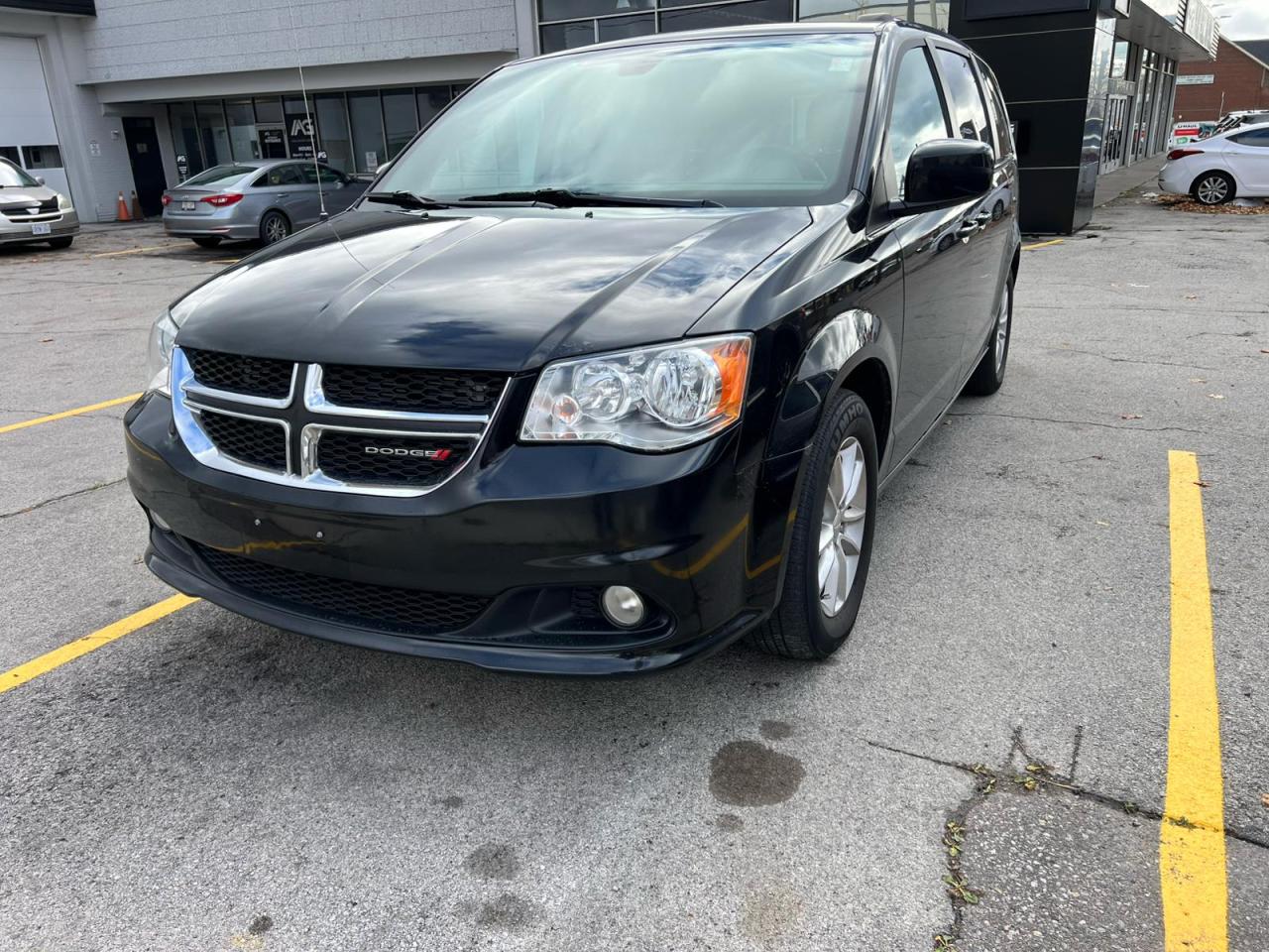 Used 2019 Dodge Grand Caravan SXT Premium Plus - One Owner - No Accidents - Navigation - Leather - Power Seat - STOW N GO for sale in North York, ON