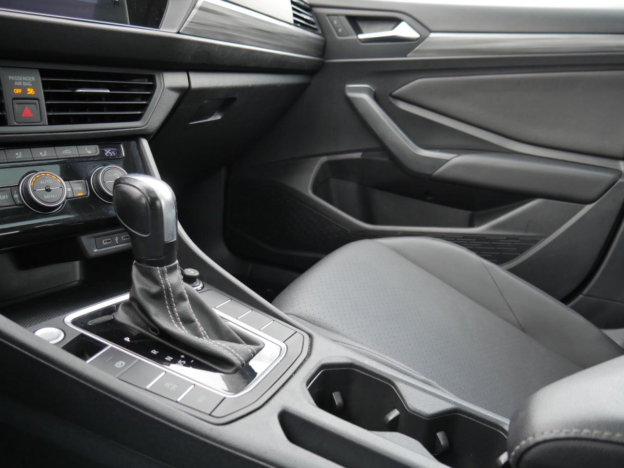 2021 Volkswagen Jetta SEL - Photo #16