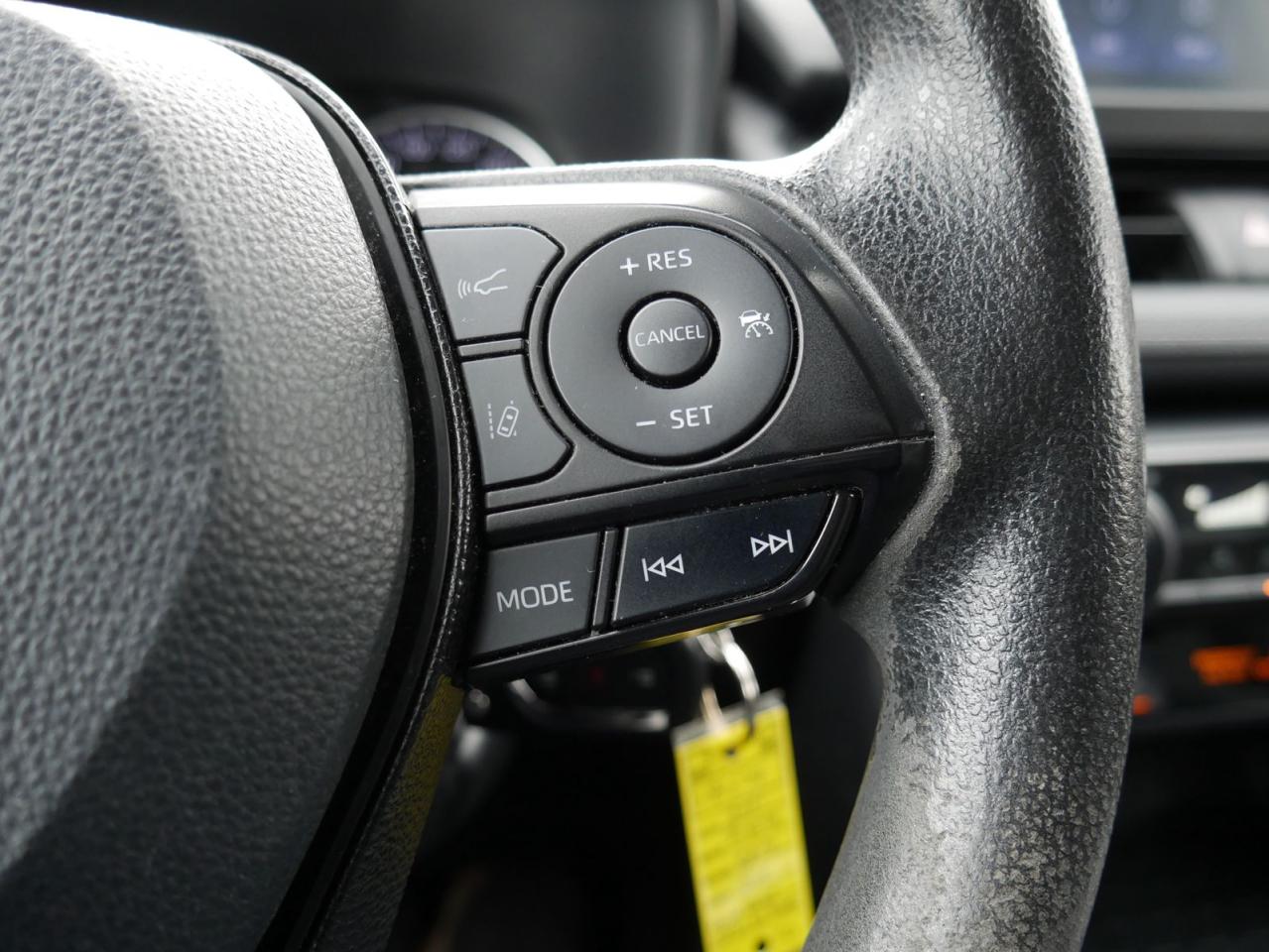 2021 Toyota RAV4 LE - Photo #9