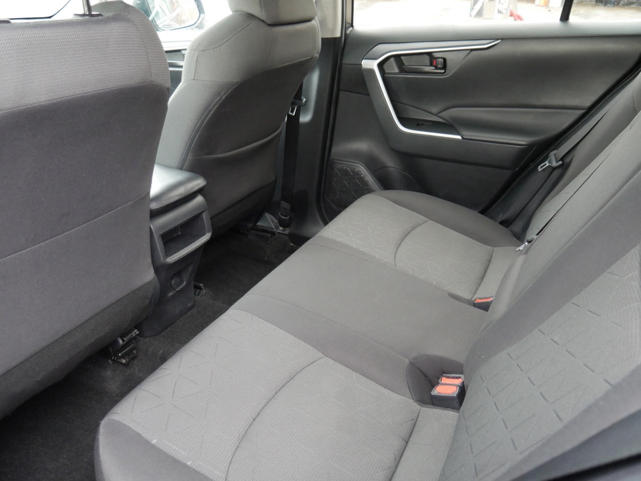 2021 Toyota RAV4 LE - Photo #23