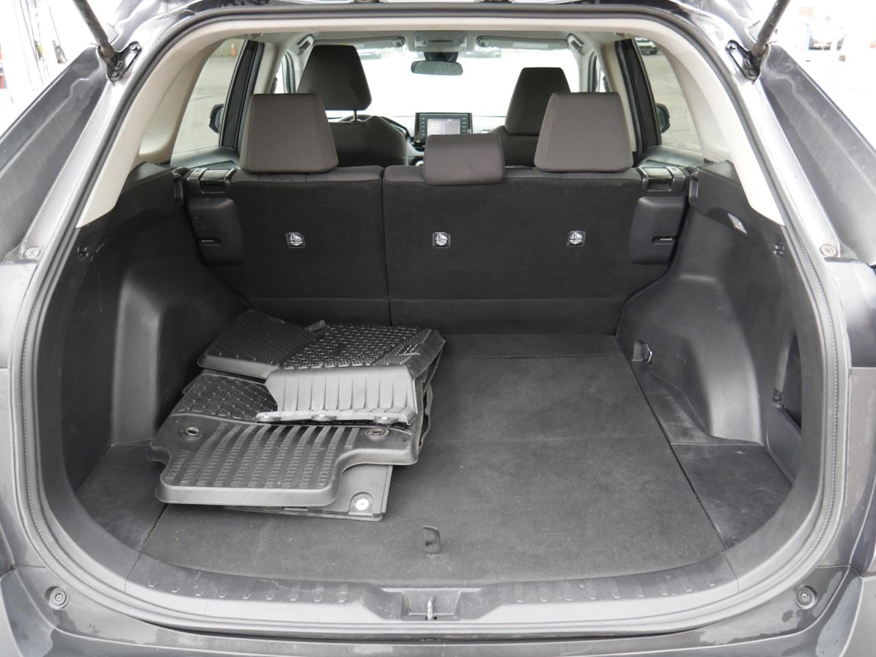 2021 Toyota RAV4 LE - Photo #24