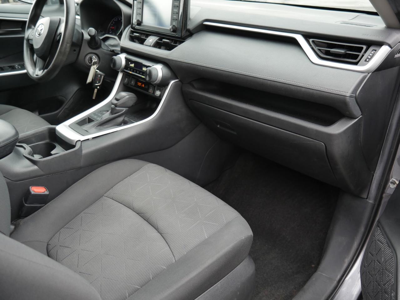 2021 Toyota RAV4 LE - Photo #26