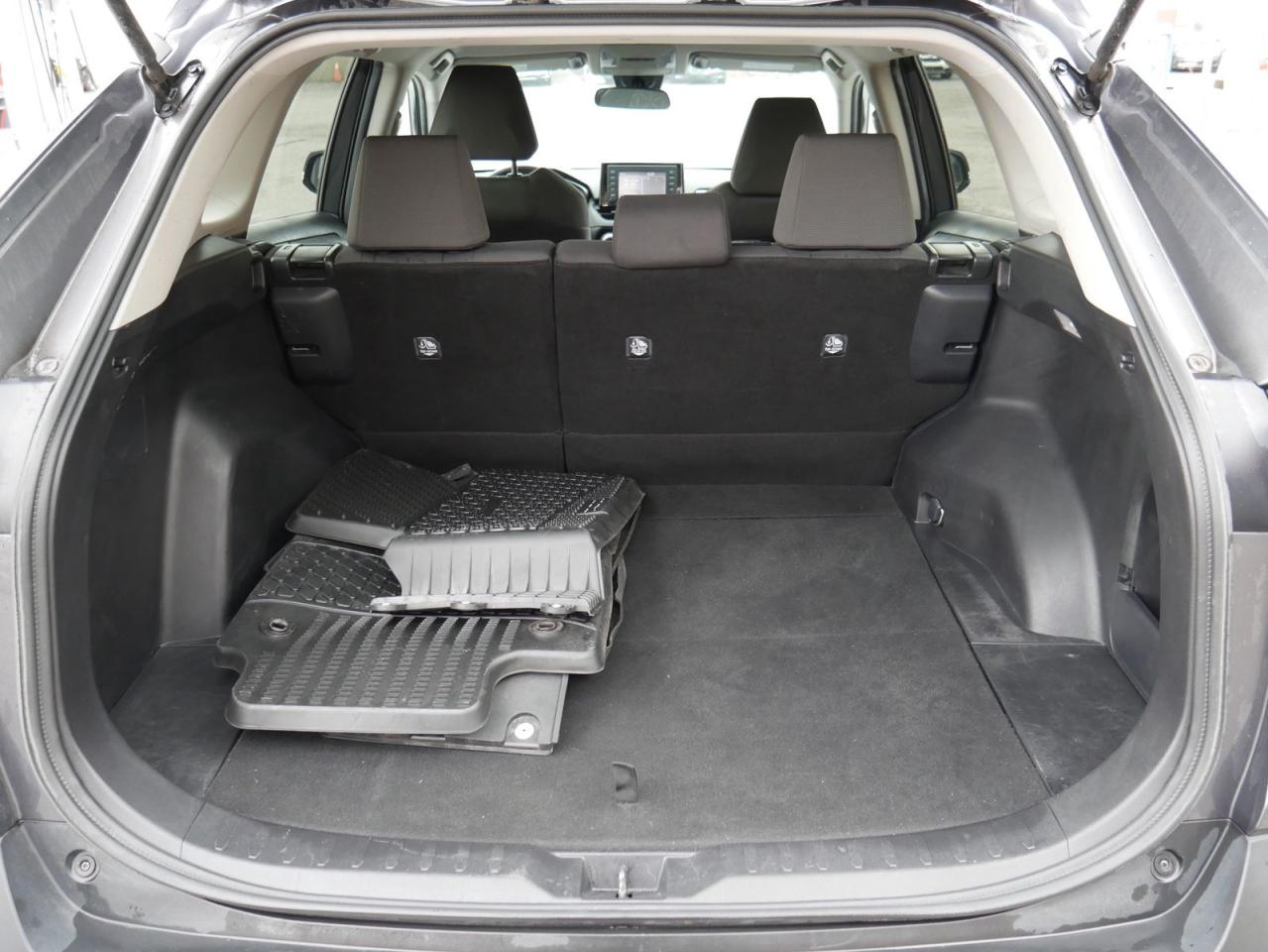 2021 Toyota RAV4 LE - Photo #24