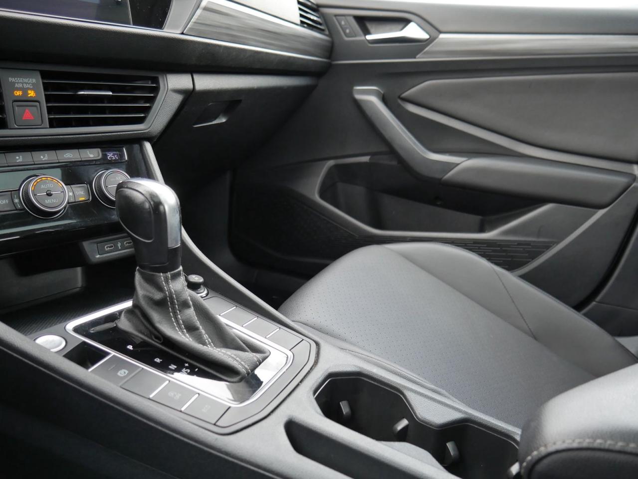 2021 Volkswagen Jetta SEL - Photo #16