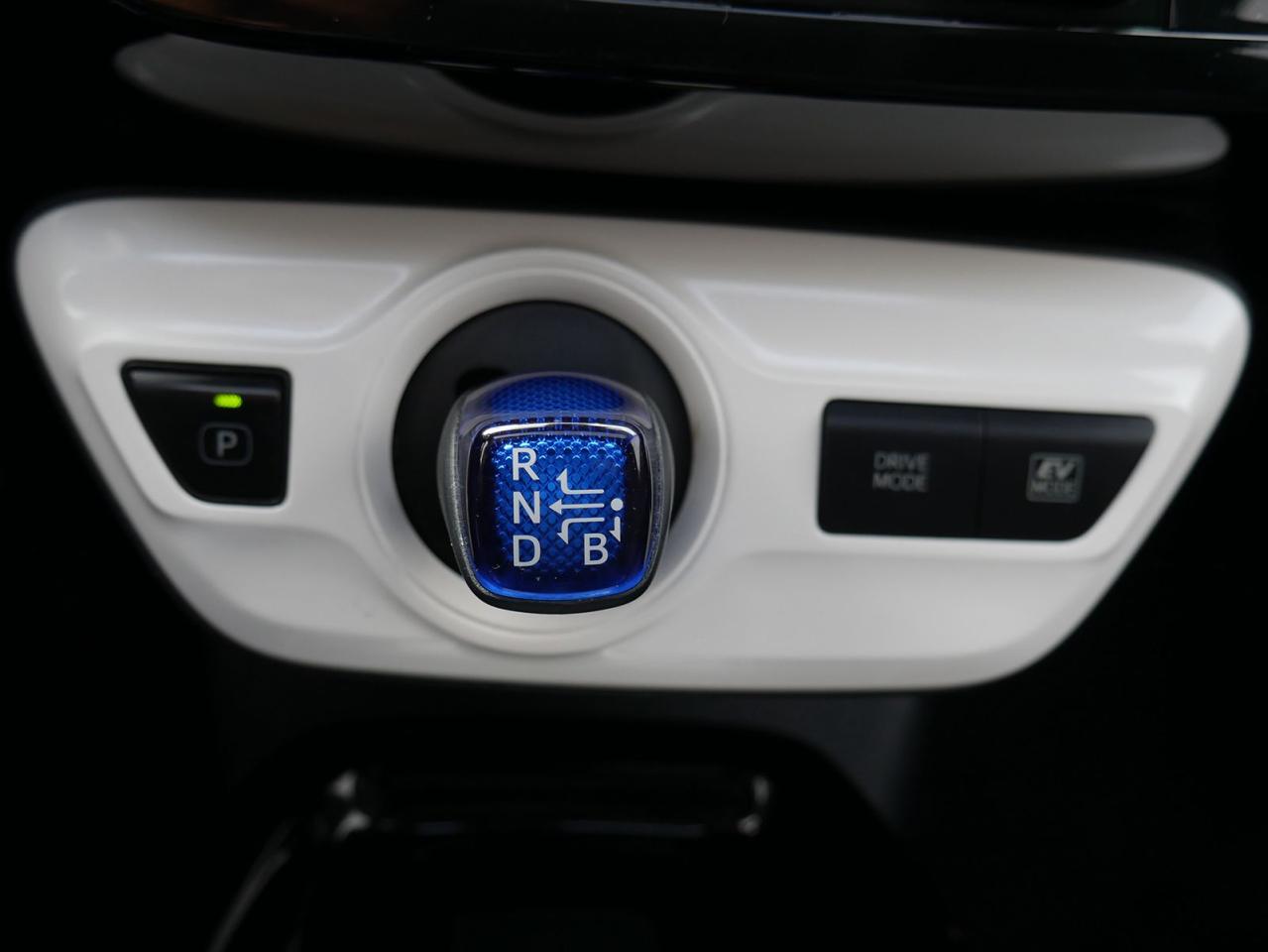 2018 Toyota Prius TECHNOLOGY AUTO - Photo #13