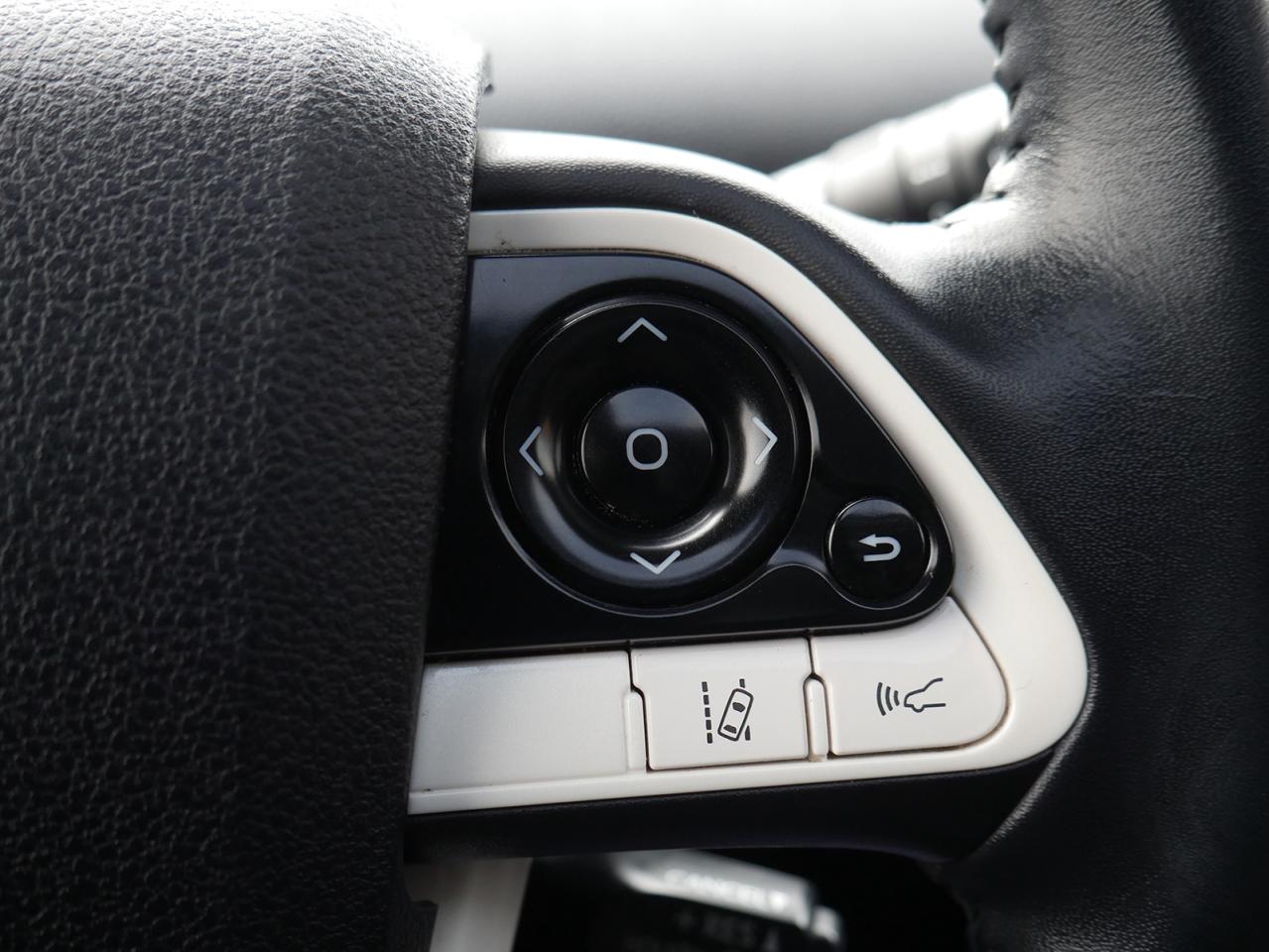 2018 Toyota Prius TECHNOLOGY AUTO - Photo #17