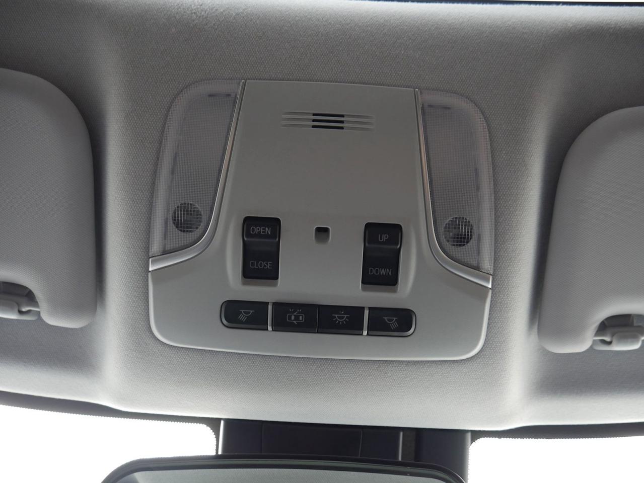 2018 Toyota Prius TECHNOLOGY AUTO - Photo #9