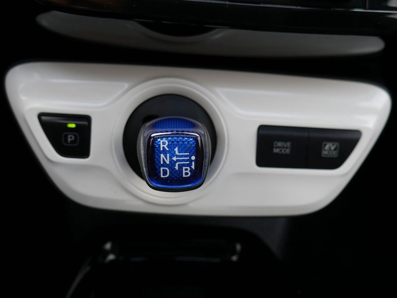 2018 Toyota Prius TECHNOLOGY AUTO - Photo #13