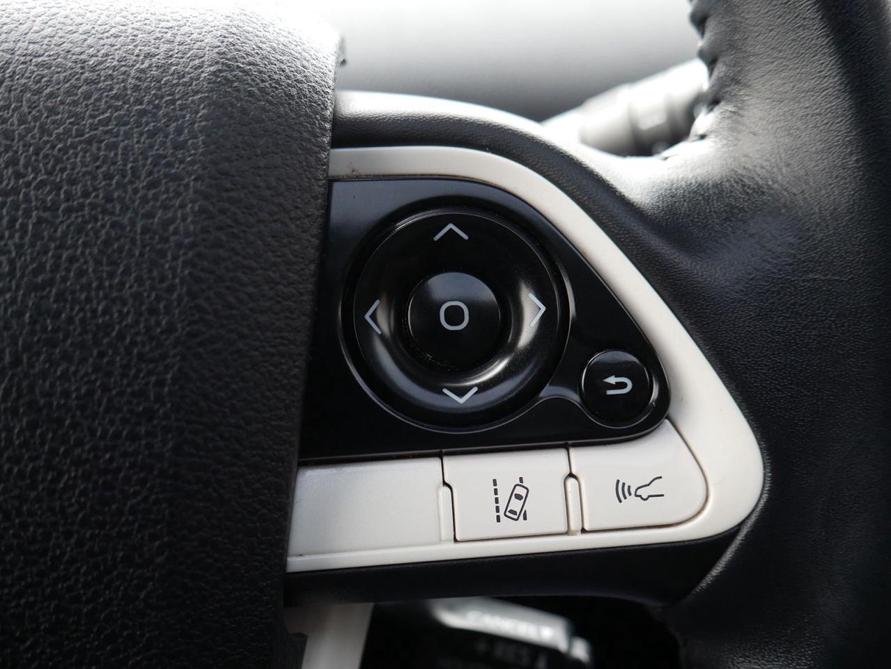 2018 Toyota Prius TECHNOLOGY AUTO - Photo #17