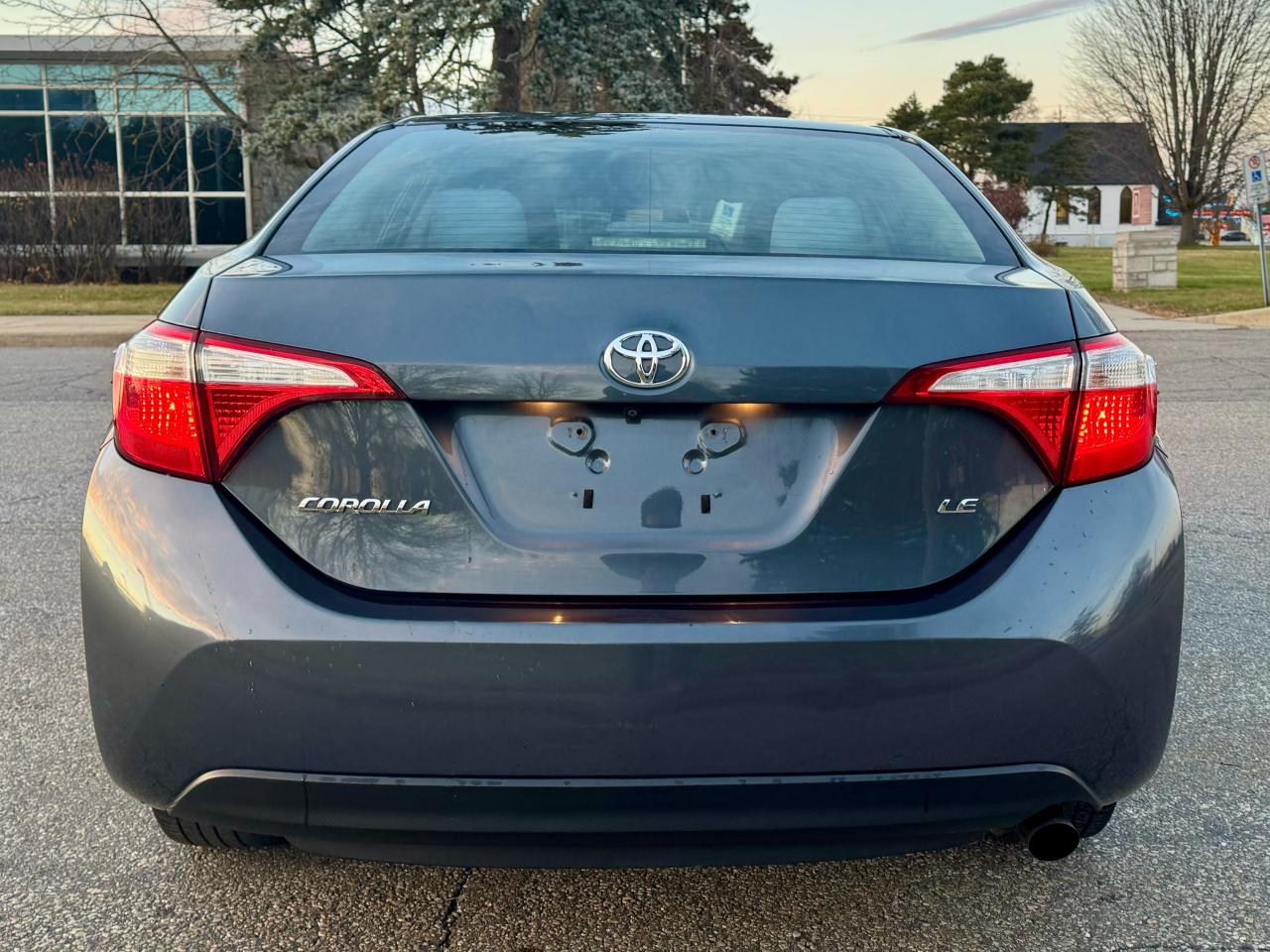 2015 Toyota Corolla No Accidents / Apple CarPlay - Photo #3
