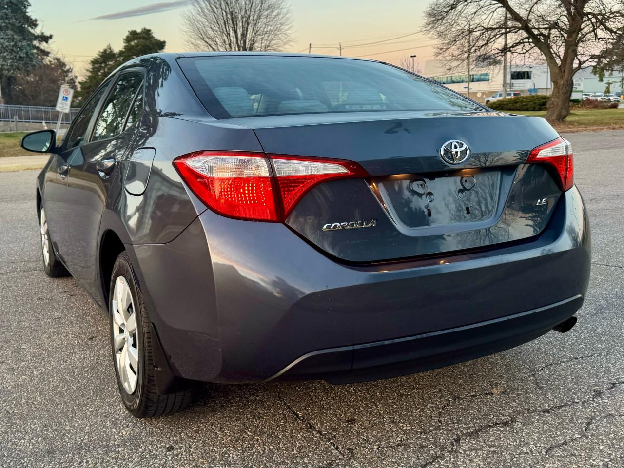 2015 Toyota Corolla No Accidents / Apple CarPlay - Photo #8