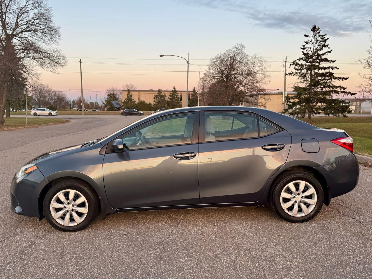 2015 Toyota Corolla No Accidents / Apple CarPlay - Photo #10