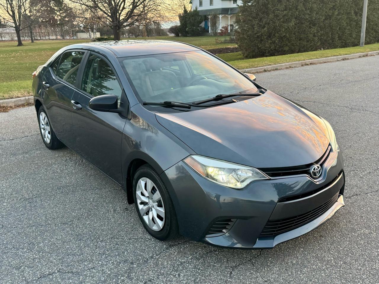 2015 Toyota Corolla No Accidents / Apple CarPlay - Photo #1