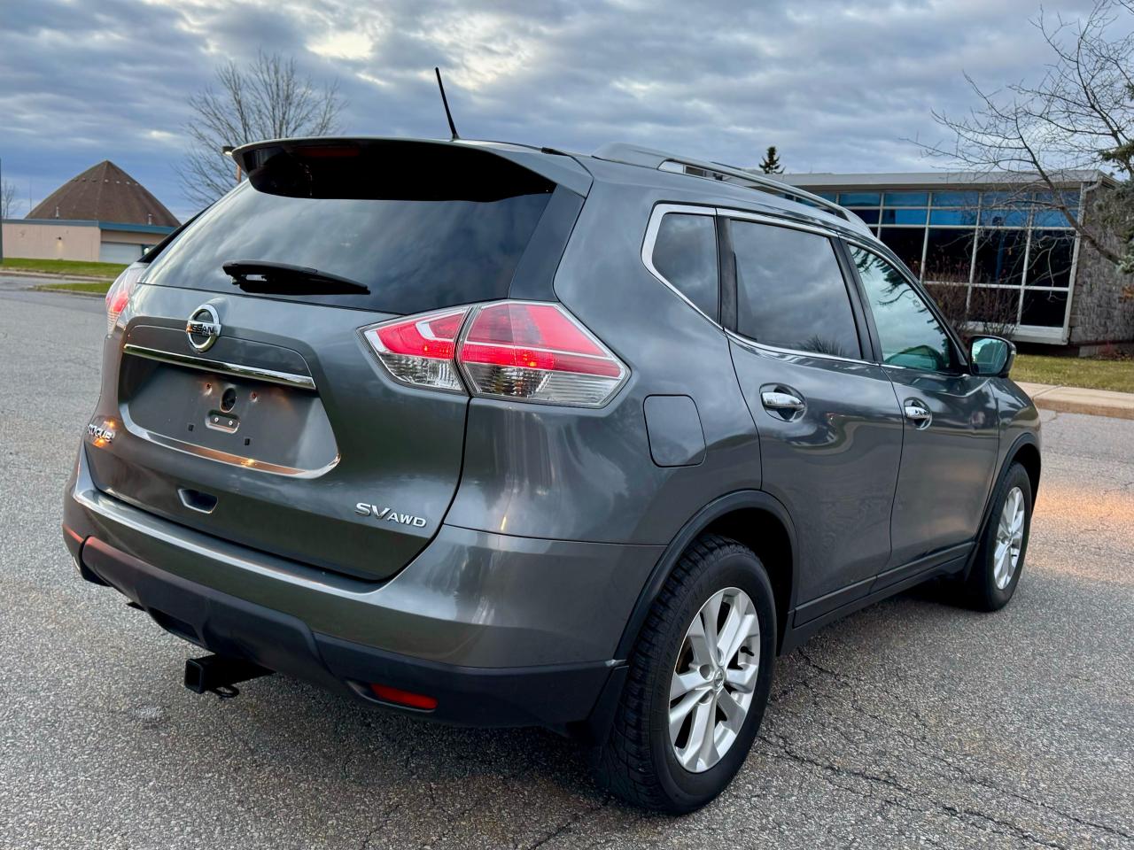 2016 Nissan Rogue SV- CERTIFIED - Photo #9