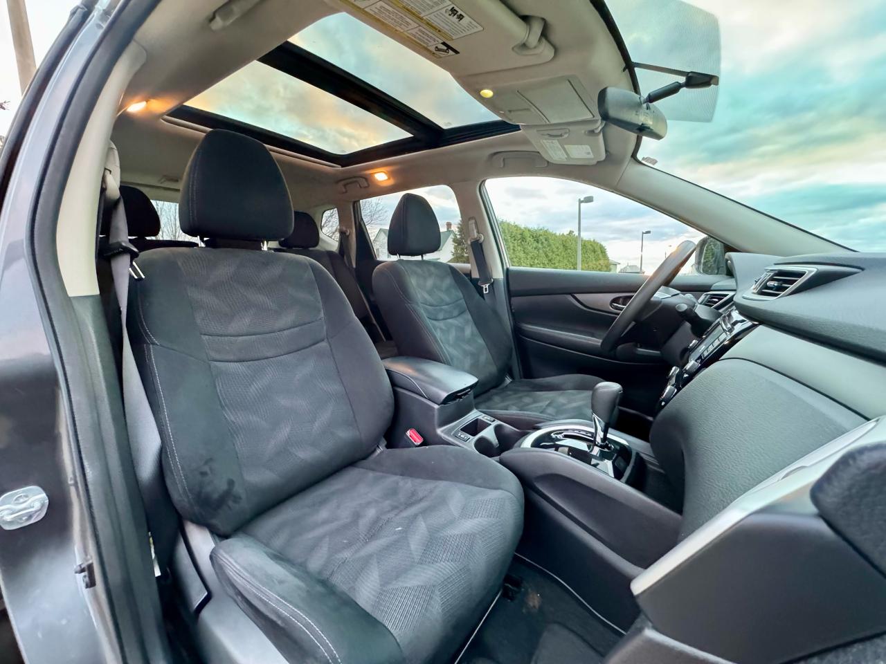 2016 Nissan Rogue SV- CERTIFIED - Photo #7