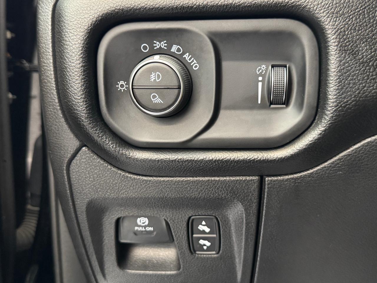 2021 RAM 1500 BIGHORN 4x4 CREW+Rust Proofed+CLEAN CARFAX - Photo #53