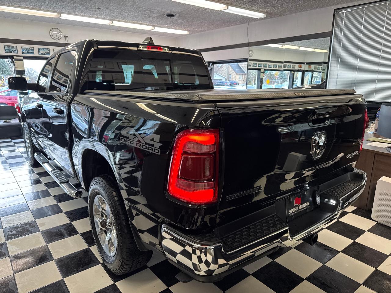 2021 RAM 1500 BIGHORN 4x4 CREW+Rust Proofed+CLEAN CARFAX - Photo #8