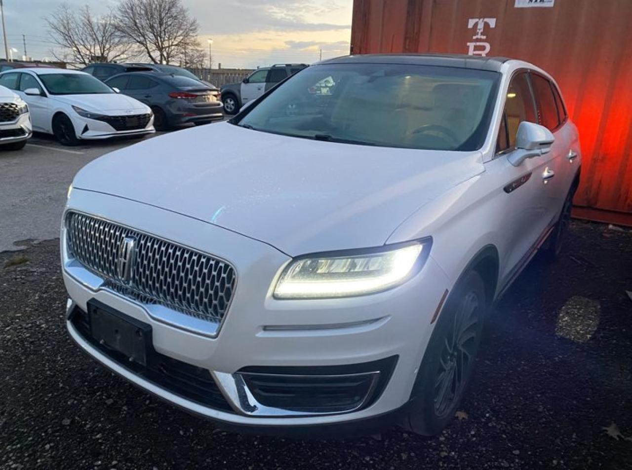 Used 2019 Lincoln Nautilus Reserve  AWD | 3.7L V6 | Leather | Panoramic Sunroof | Navigation | Heated Seats | Rear Camera for sale in Guelph, ON