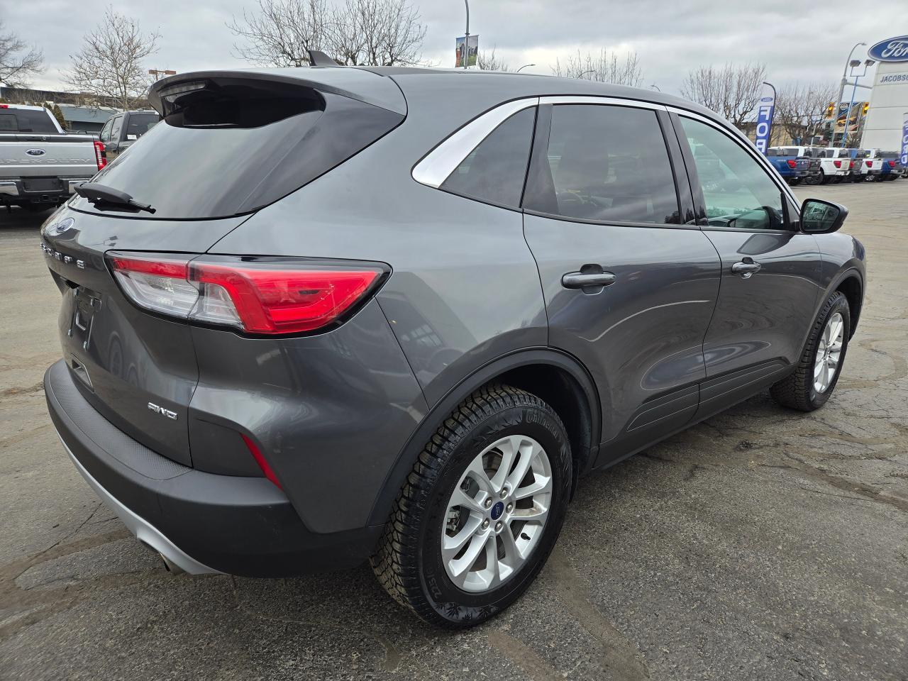 2021 Ford Escape SE Photo