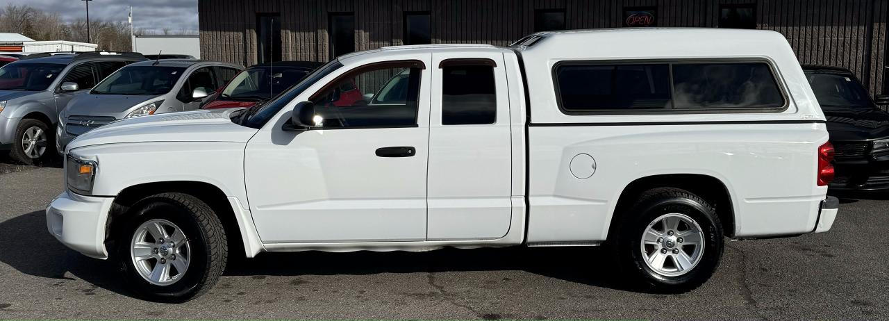 2008 Dodge Dakota 2WD Ext Cab SXT - Photo #2