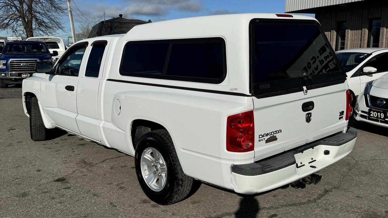 2008 Dodge Dakota 2WD Ext Cab SXT - Photo #3
