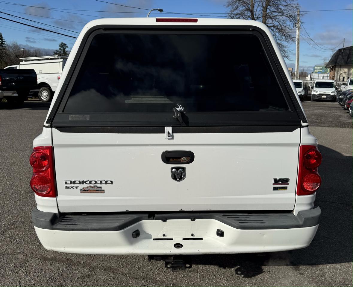 2008 Dodge Dakota 2WD Ext Cab SXT - Photo #4