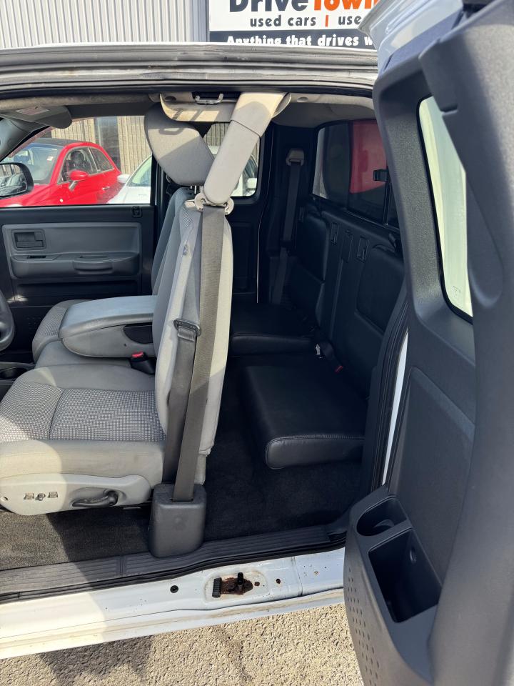 2008 Dodge Dakota 2WD Ext Cab SXT - Photo #10