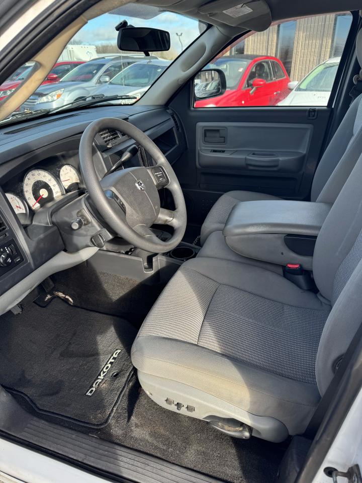 2008 Dodge Dakota 2WD Ext Cab SXT - Photo #11