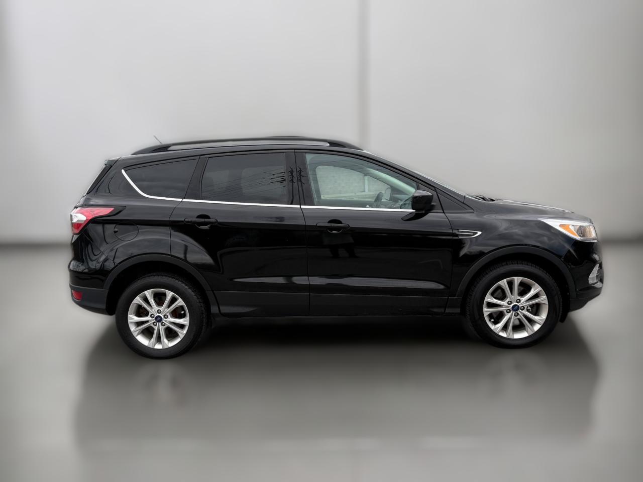 2018 Ford Escape SE 4WD **CLEAN CARFAX**NO ACCIDENTS** - Photo #5