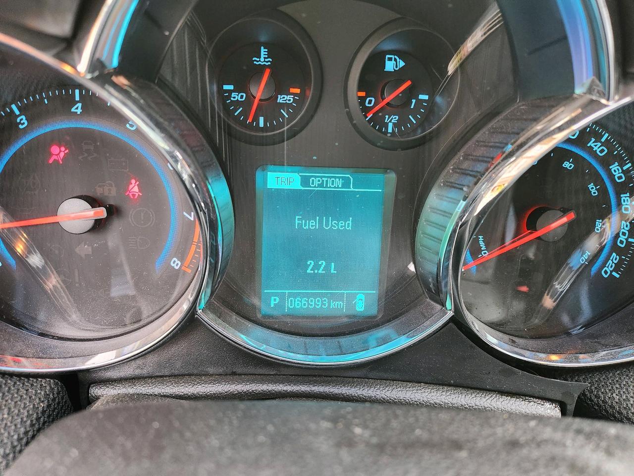 2014 Chevrolet Cruze 4dr Sdn 2LT with Safety and Warranty, Financing available Photo