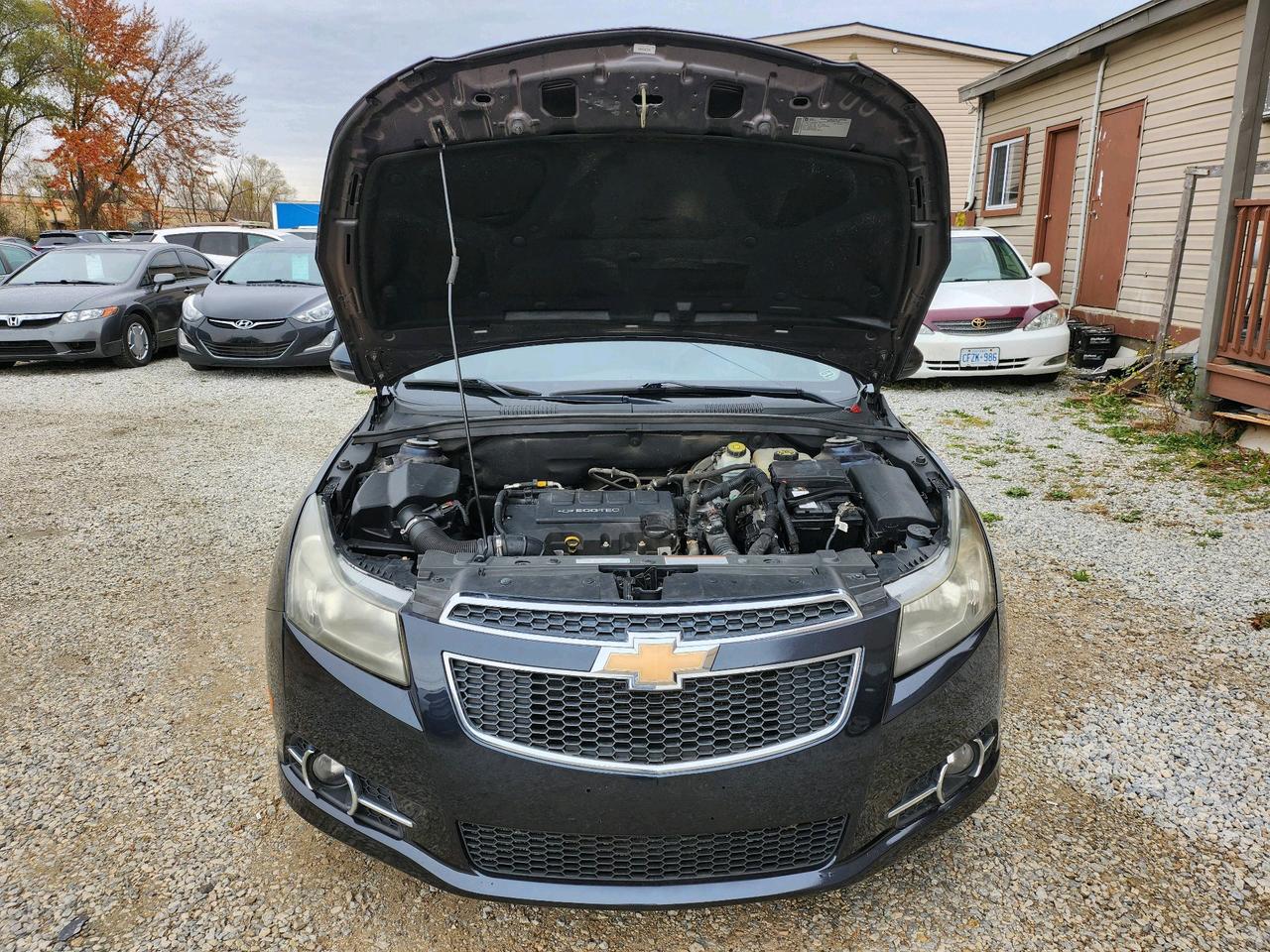 2014 Chevrolet Cruze 4dr Sdn 2LT with Safety and Warranty, Financing available Photo