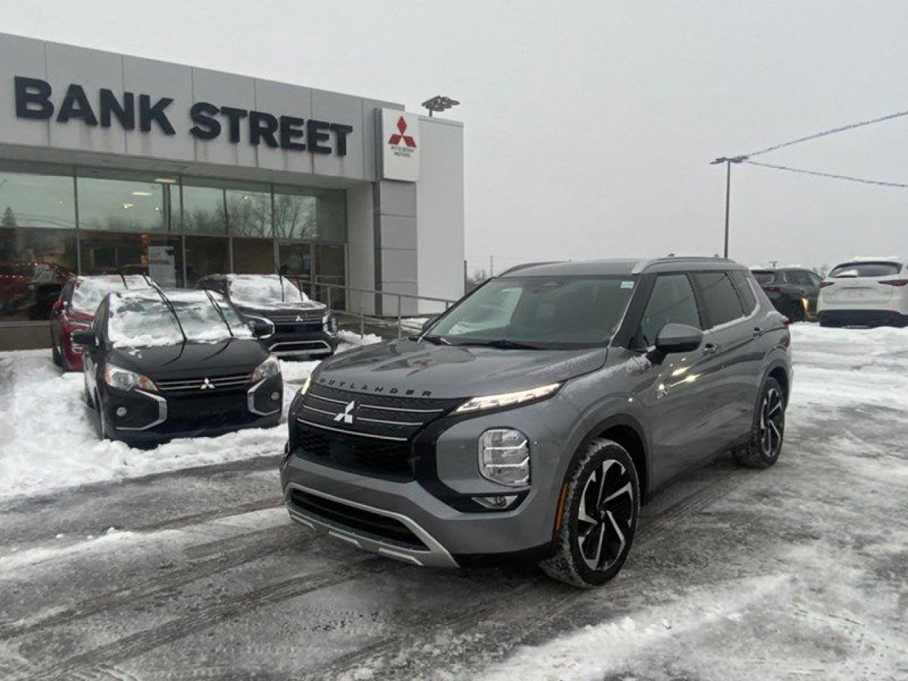 Used 2023 Mitsubishi Outlander Plug-In Hybrid SEL S-AWC for sale in Gloucester, ON