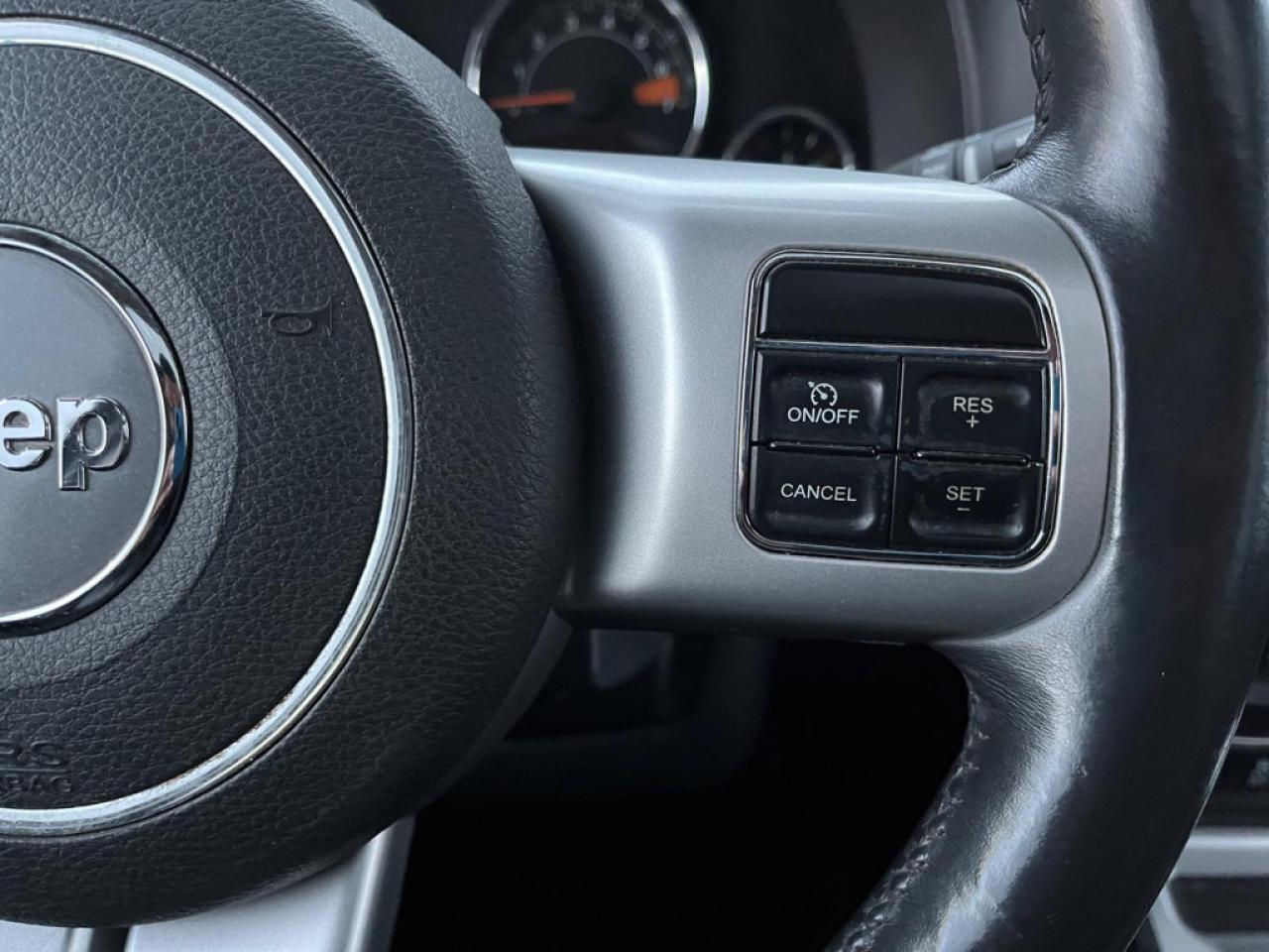 2015 Jeep Compass HIGH ALTITUDE | CLEAN CARPROOF | 4X4 | LEATHER | SUNROOF | - Photo #25