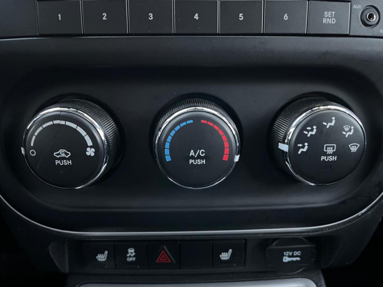 2015 Jeep Compass HIGH ALTITUDE | CLEAN CARPROOF | 4X4 | LEATHER | SUNROOF | - Photo #28