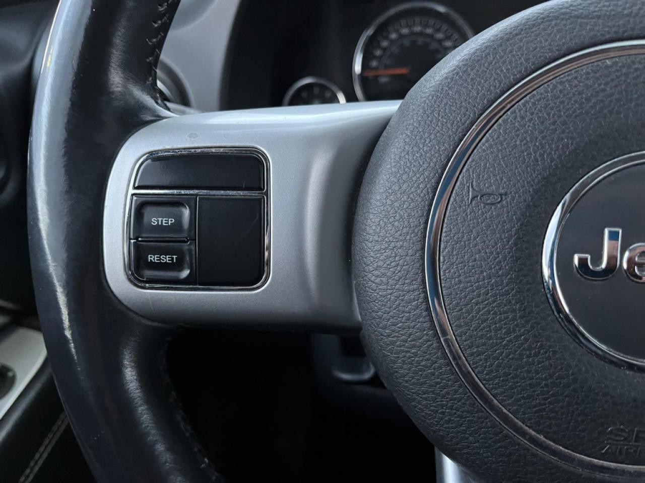 2015 Jeep Compass HIGH ALTITUDE | CLEAN CARPROOF | 4X4 | LEATHER | SUNROOF | - Photo #24