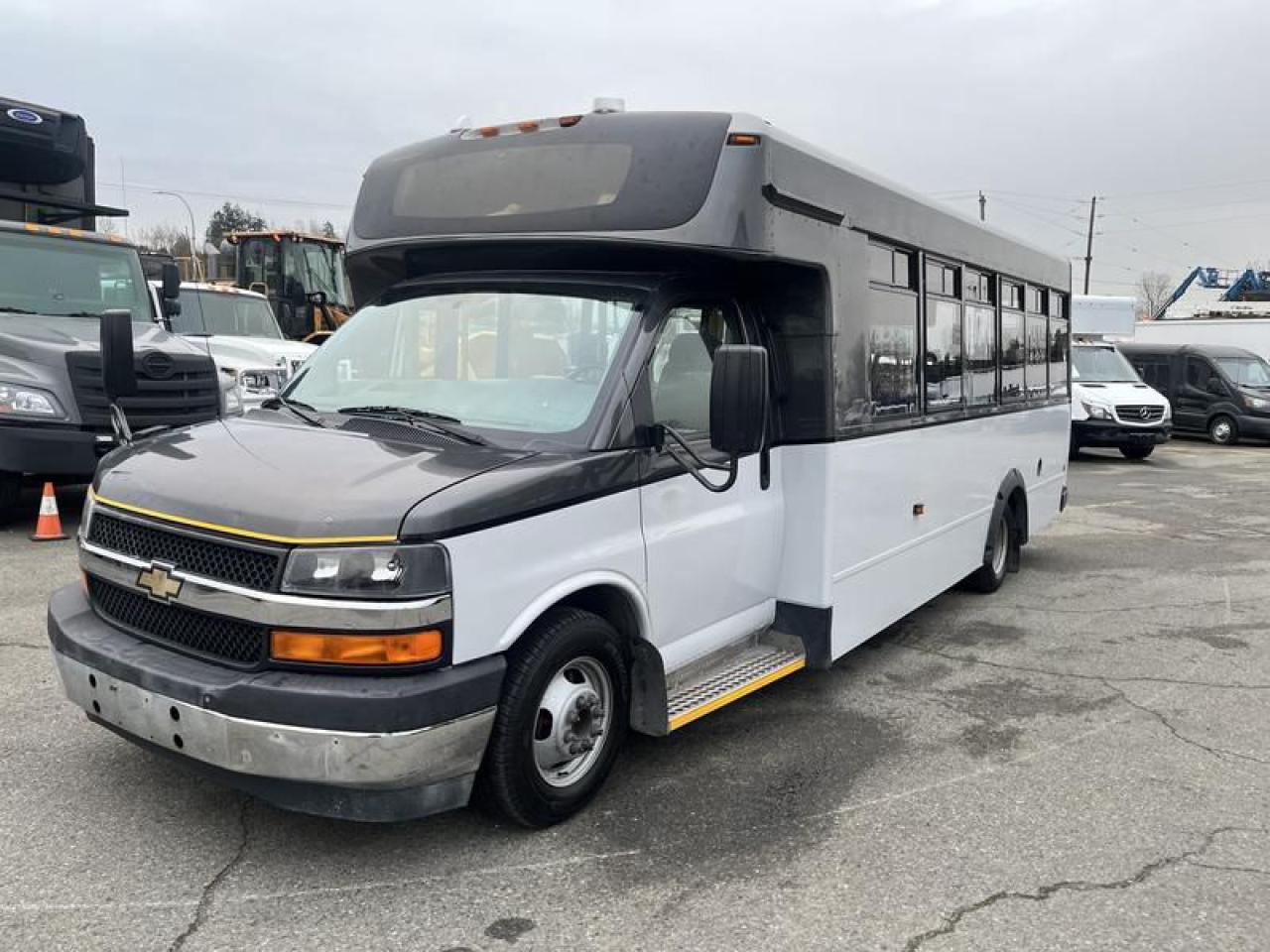 Used 2017 Chevrolet Express G4500 21 Passenger Bus with Wheelchair Accessibility for sale in Burnaby, BC