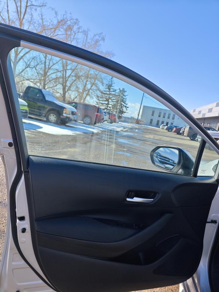 2020 Toyota Corolla LE - Photo #10